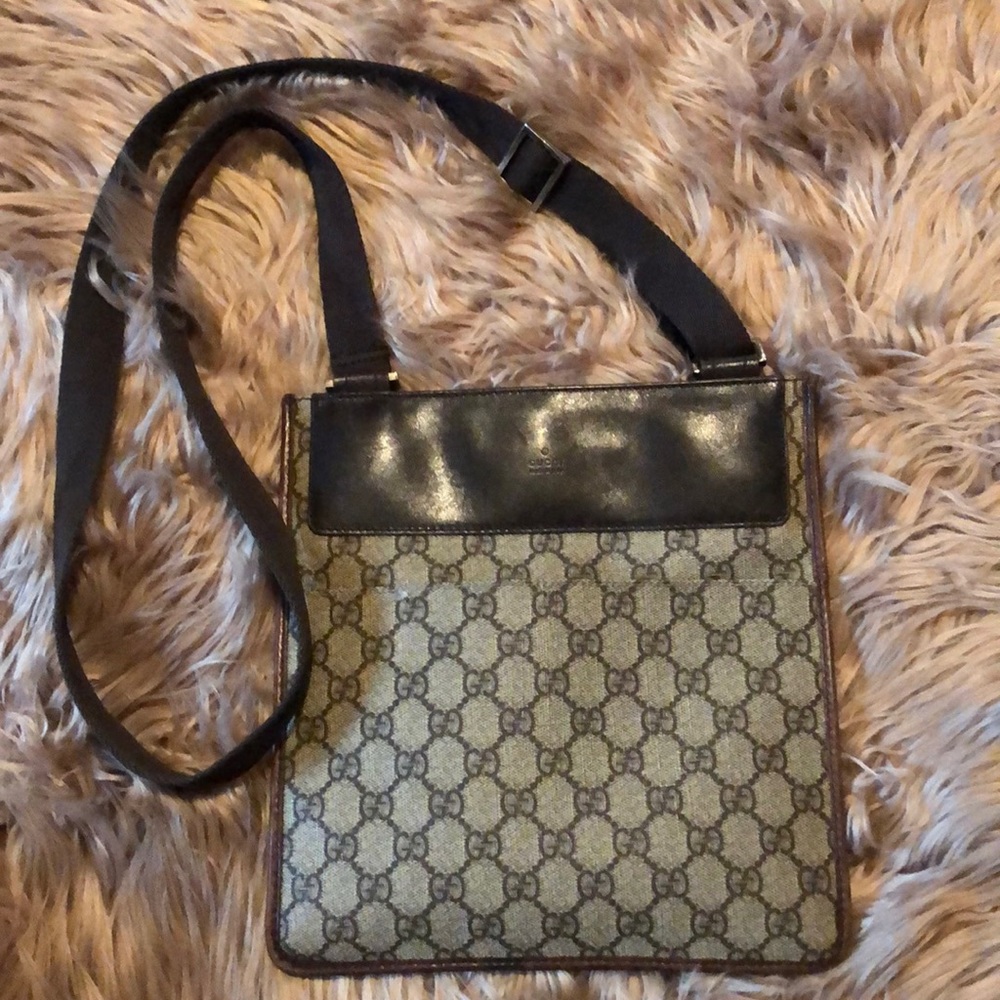 Gucci authentic crossbody
